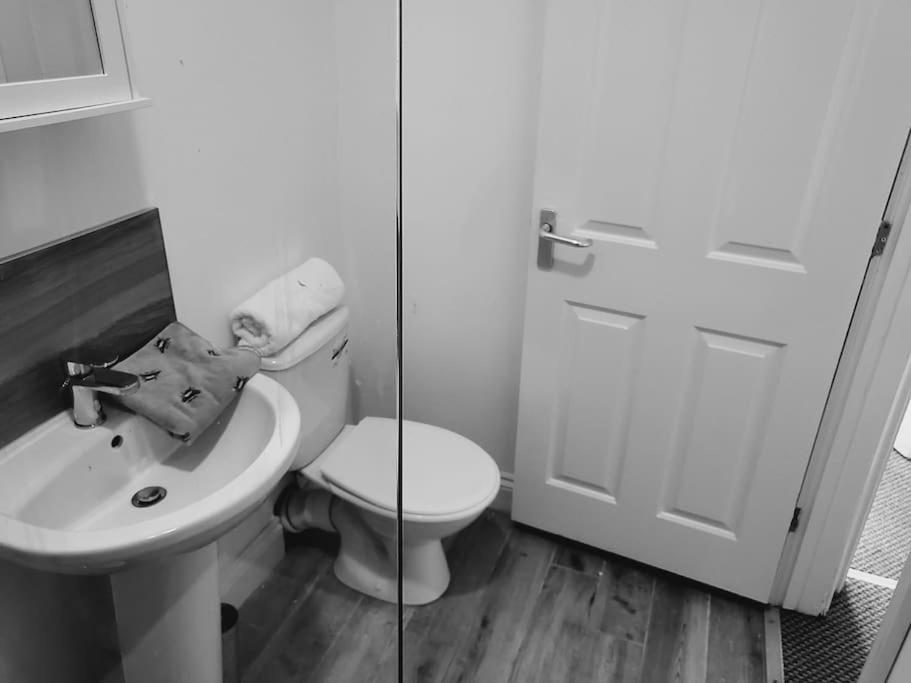 High Street, 2 Bed, Newly Refurb Apartment Лемингтън Спа Екстериор снимка