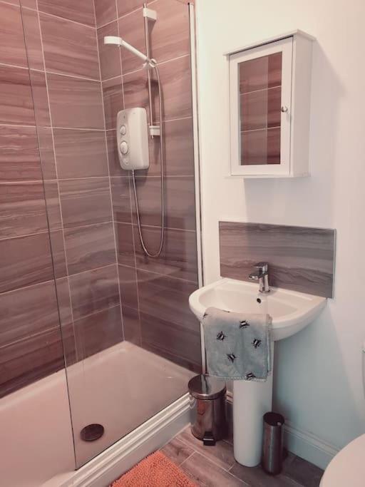 High Street, 2 Bed, Newly Refurb Apartment Лемингтън Спа Екстериор снимка